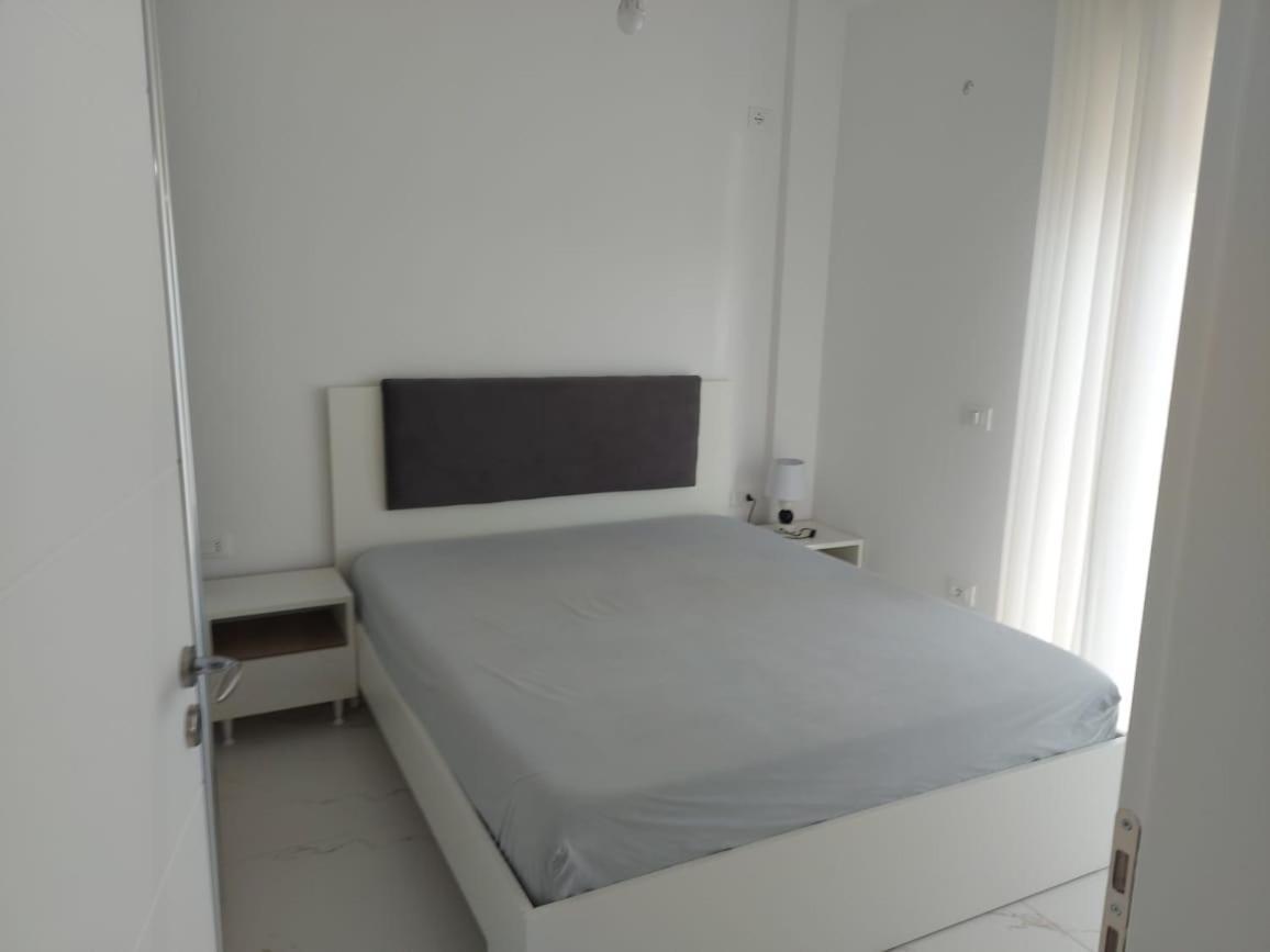 Edan Apartments Vlorë Exteriör bild