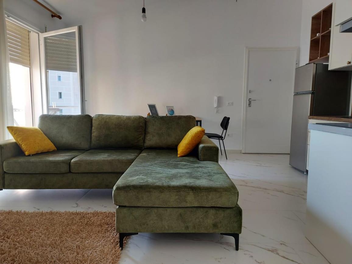 Edan Apartments Vlorë Exteriör bild