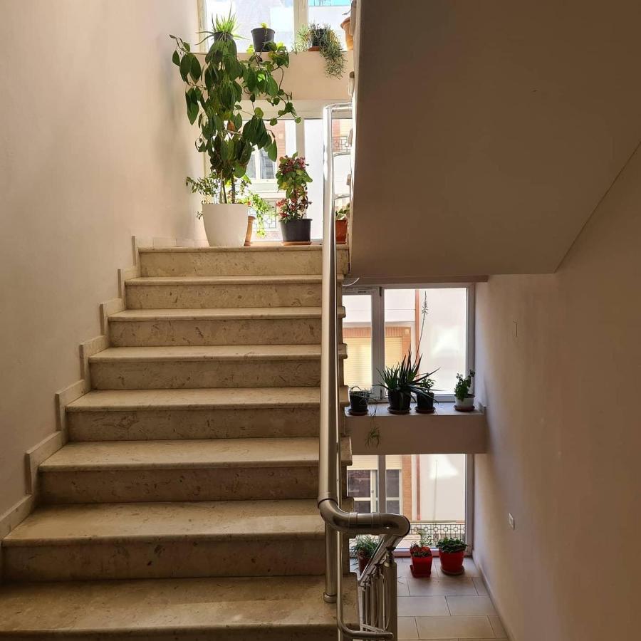 Edan Apartments Vlorë Exteriör bild