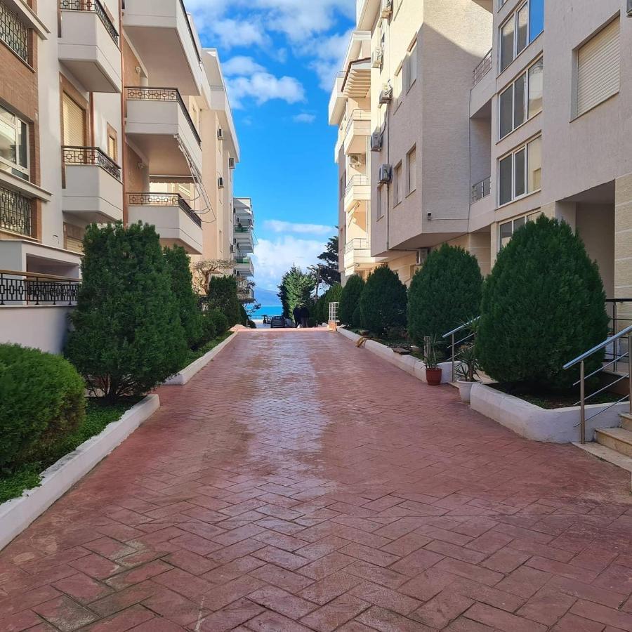 Edan Apartments Vlorë Exteriör bild
