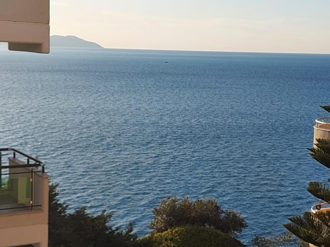 Edan Apartments Vlorë Exteriör bild