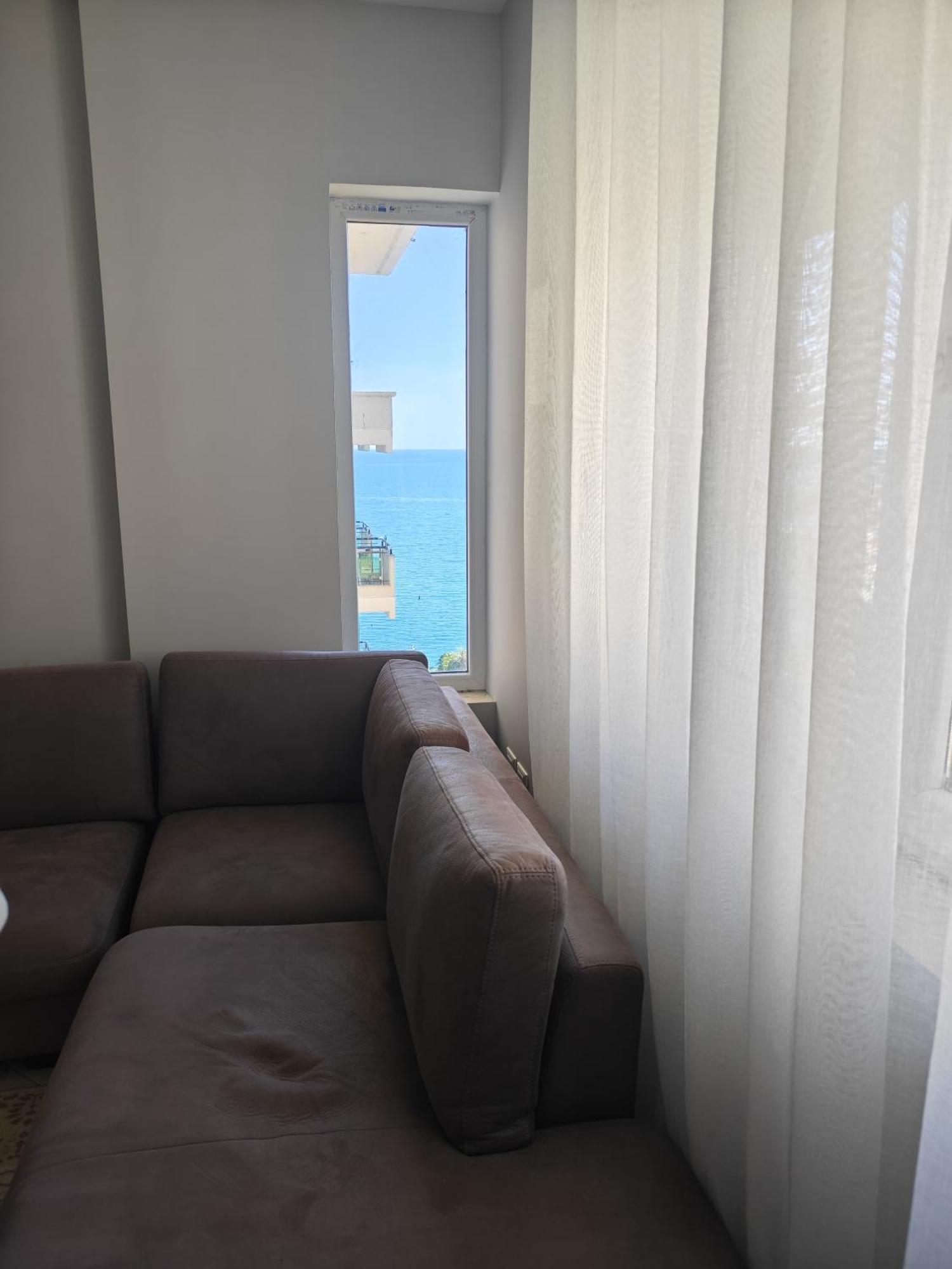 Edan Apartments Vlorë Exteriör bild